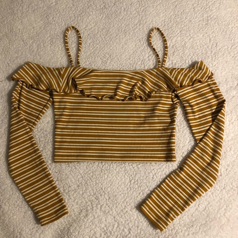 Cold shoulder crop top